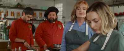 Watch your fingers, honey. - That's Amor