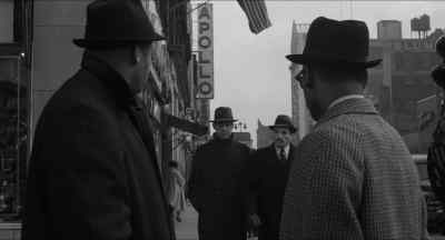 Watch it, Frankie.
Save your hate for Troiano. - Blast of Silence
