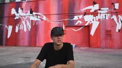 ♪ Watch me now ♪ - Saving Banksy