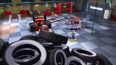            Watch out! - Mickey and the Roadster Racers