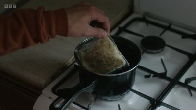 WATER BUBBLING - Inside No. 9