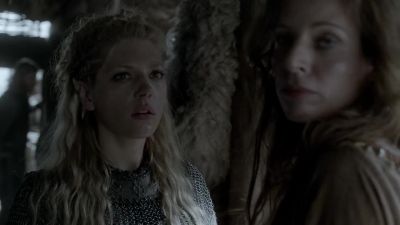 (Water churns as Ragnar rows) - Vikings