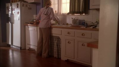 (Water running) - Desperate Housewives