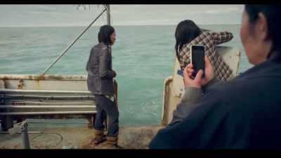 (water splashing) - Far North