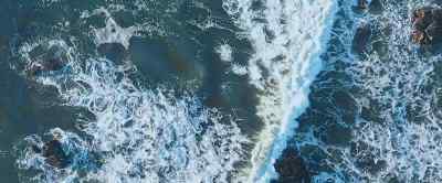 (water splashing)
(seagulls squawking) - Alarum