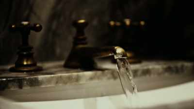 [water Trickling]
[tense music] - The Murder of Sandra Rivett