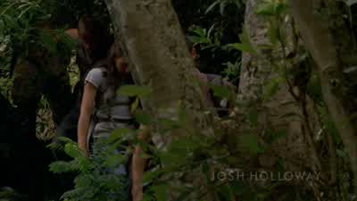 Water's this way. - Lost