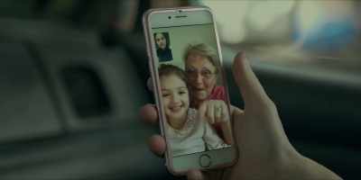 Wave at her. Hi, Mama.
Say, "Hi, Mama." - City of Dreams