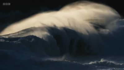 Waves with energy built up across an entire ocean - Wild Isles