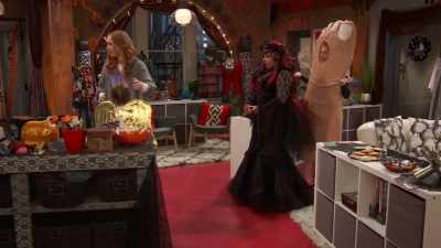‐We had a blast.
‐Yeah? How'd it go? - Raven's Home