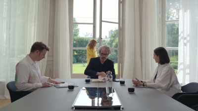 - We all are!
- [phone ringing] - La Maison