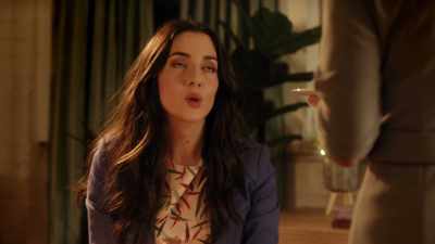 - We almost kissed. - Luckless in Love