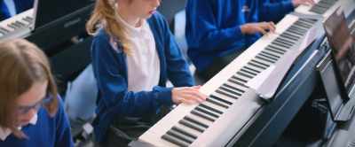 We always have the smart digital pianos
in one class, - Lang Lang Plays Disney