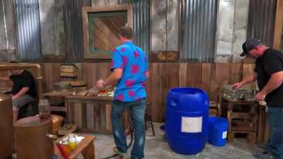 We are at five, four, three,
two, one. - Moonshiners: Master Distiller