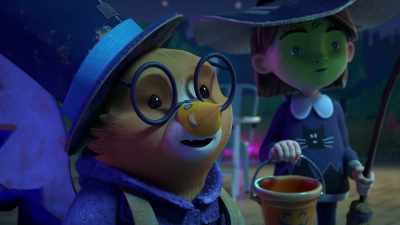 -We are celebrating Halloween.
-[chuckles] - The Adventures of Paddington