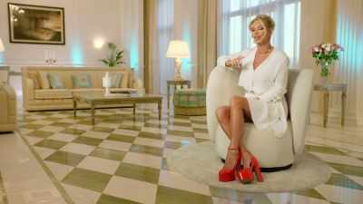 We are in a $50,000
a night villa - The Real Housewives of Dubai