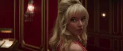 - We are not.
- Oh, so madame is alone? - Last Night in Soho