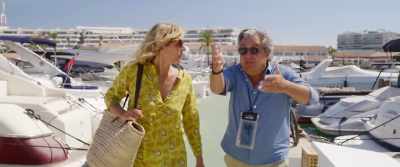 - We are! 
- Relax, do not shout, he sees us. - Ibiza