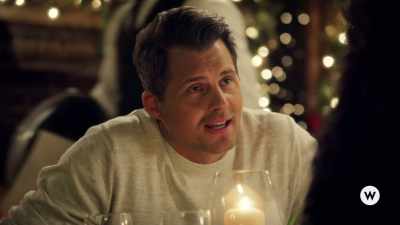 We are trying to
have a lovely dinner. - We Wish You a Married Christmas