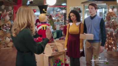 - We can do this. We can.
- Yeah. - Sharing Christmas