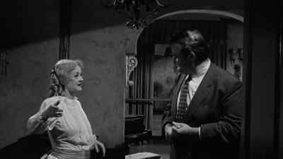 We can talk here in the living room. - What Ever Happened to Baby Jane?