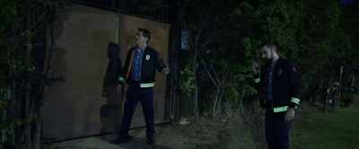 We can't get in.
It's electrified. - Aquarium of the Dead