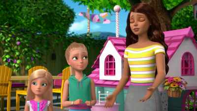 We can't have a dragon
in the backyard - Barbie: A Touch of Magic
