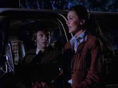 - We can't just leave him.
- He's not here. - Wonder Woman