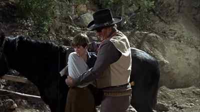 - We can't leave him like this.
- I'm the one that's leaving him. - True Grit