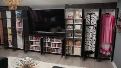 We created an amazing space for Retta
for her to relax with her friends. - Get Organized with The Home Edit