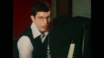 We decided it was that vein,
we should have Carly Simon sing it. - The Sound of 007