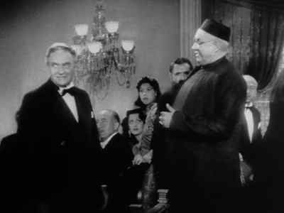 We did not expect this pleasure,
Commissioner. - The Shanghai Gesture