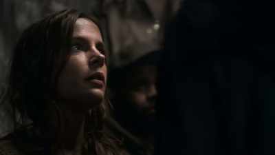 We do this now before they toss
us again and find the weapons. - Snowpiercer