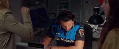 - We don't need this.
- Senor? - Off the Rails