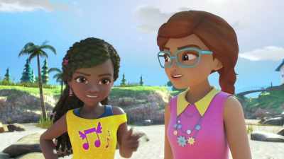 We don't wanna scare her away.
[CAMERA CLICKS] - LEGO Friends: Girls on a Mission