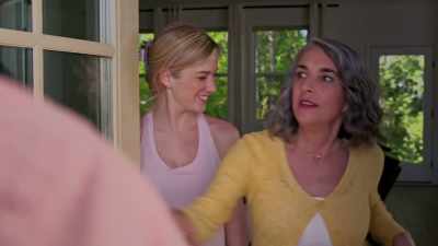 We don't want him to see.
(laughing) - The Neighbors Are Watching