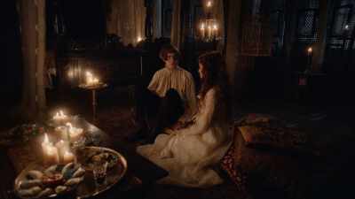 We eat at low tables. - The Spanish Princess