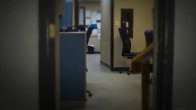 We finally go
to the sheriff's office, - Confronting a Serial Killer