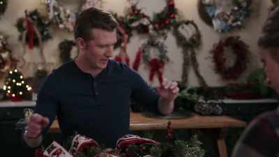 We get the same kind of
rushes at the bakery, - Christmas Wreaths and Ribbons