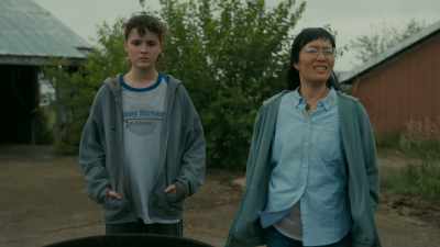 - We go by "the Underground."
- Oh, okay, - Paper Girls
