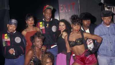  - We go in the dressing room. - Origins of Hip Hop
