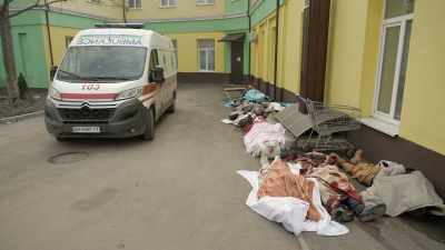 We go to the last functioning
hospital in the city. - 20 Days in Mariupol