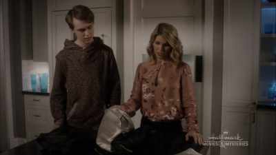 We were going to sell
them on consignment, - Garage Sale Mystery: Murder By Text