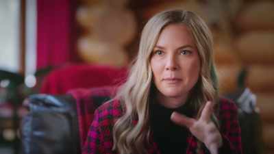 We got a mistletoe booth,
photos, a panoramic thingy. - Unwrapping Christmas: Olivia's Reunion