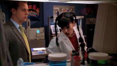 We got a signal from the truck. - NCIS