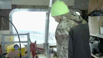 We got an air leak. - Bering Sea Gold