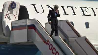 We got out and walked around
on the tarmac - Putin vs the West