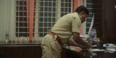 We got some new
CCTV images from Majestic. - Crime Stories: India Detectives