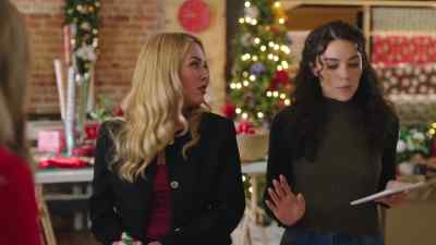 We got this.
Four days until Christmas - Unwrapping Christmas: Olivia's Reunion
