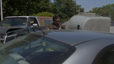 We got two injured drivers. - Chicago Fire